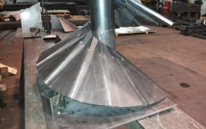 Entwicklung durch eine Biegemaschine aus einem Schneckenflügel 180° - Neigung 30°